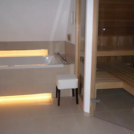 2 Ostsee-wellnesslandhaeuser Sauna, Dampfbad, Jacuzzi