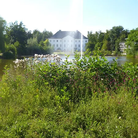 2 Ostsee-wellnesslandhaeuser Sauna, Dampfbad, Jacuzzi *