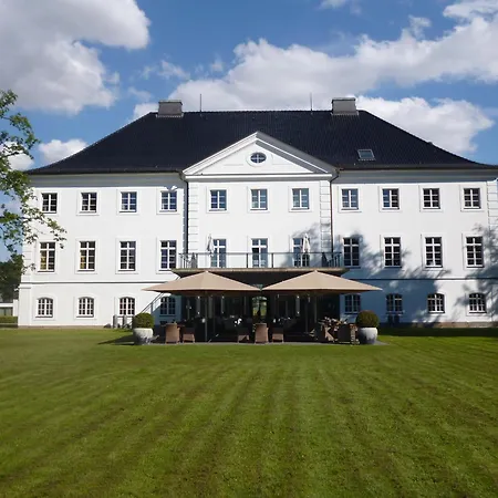 2 Ostsee-wellnesslandhaeuser Sauna, Dampfbad, Jacuzzi Villa Groß Schwansee