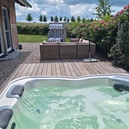 Villa 2 Ostsee-wellnesslandhaeuser Sauna, Dampfbad, Jacuzzi *