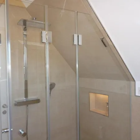 2 Ostsee-wellnesslandhaeuser Sauna, Dampfbad, Jacuzzi *