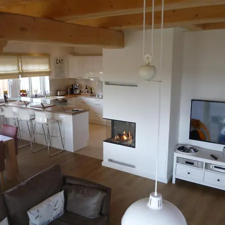 Villa 2 Ostsee-wellnesslandhaeuser Sauna, Dampfbad, Jacuzzi Groß Schwansee