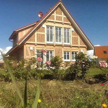 2 Ostsee-wellnesslandhaeuser Sauna, Dampfbad, Jacuzzi Villa Groß Schwansee