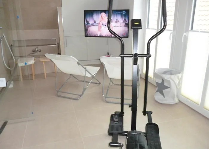 2 Ostsee-wellnesslandhaeuser Sauna, Dampfbad, Jacuzzi Villa Groß Schwansee